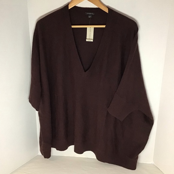 Ann Taylor Sweaters - Ann Taylor box shape  loose fit sweater